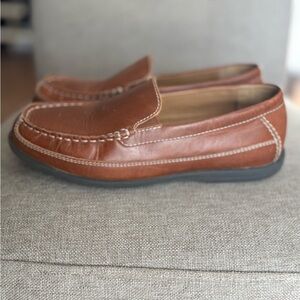 Johnston & Murphy brown leather loafers Boys Size 4